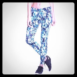 Nike Leg-A-See Leggings